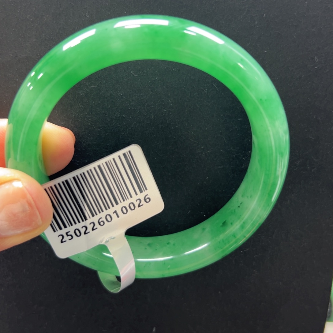 顺***利未镶嵌手镯石英质玉