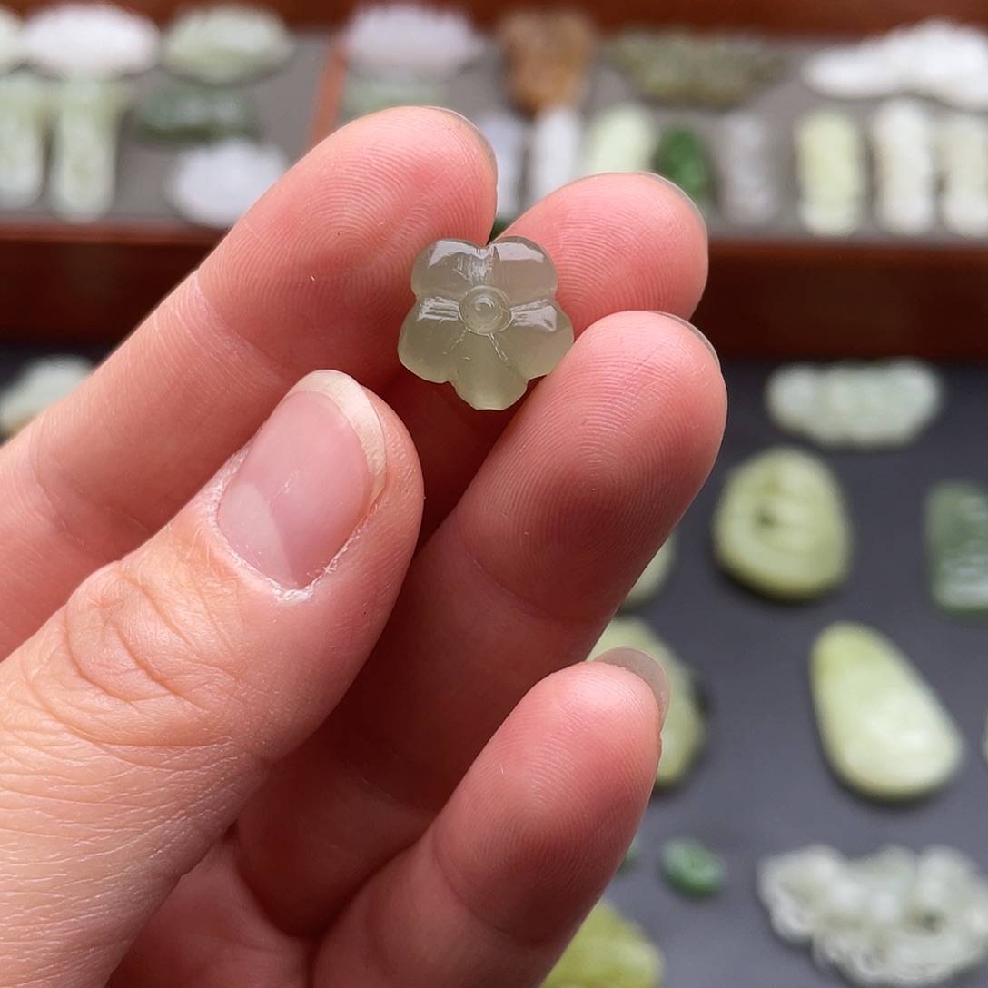 和田玉未镶嵌颈饰晴水小花花配饰