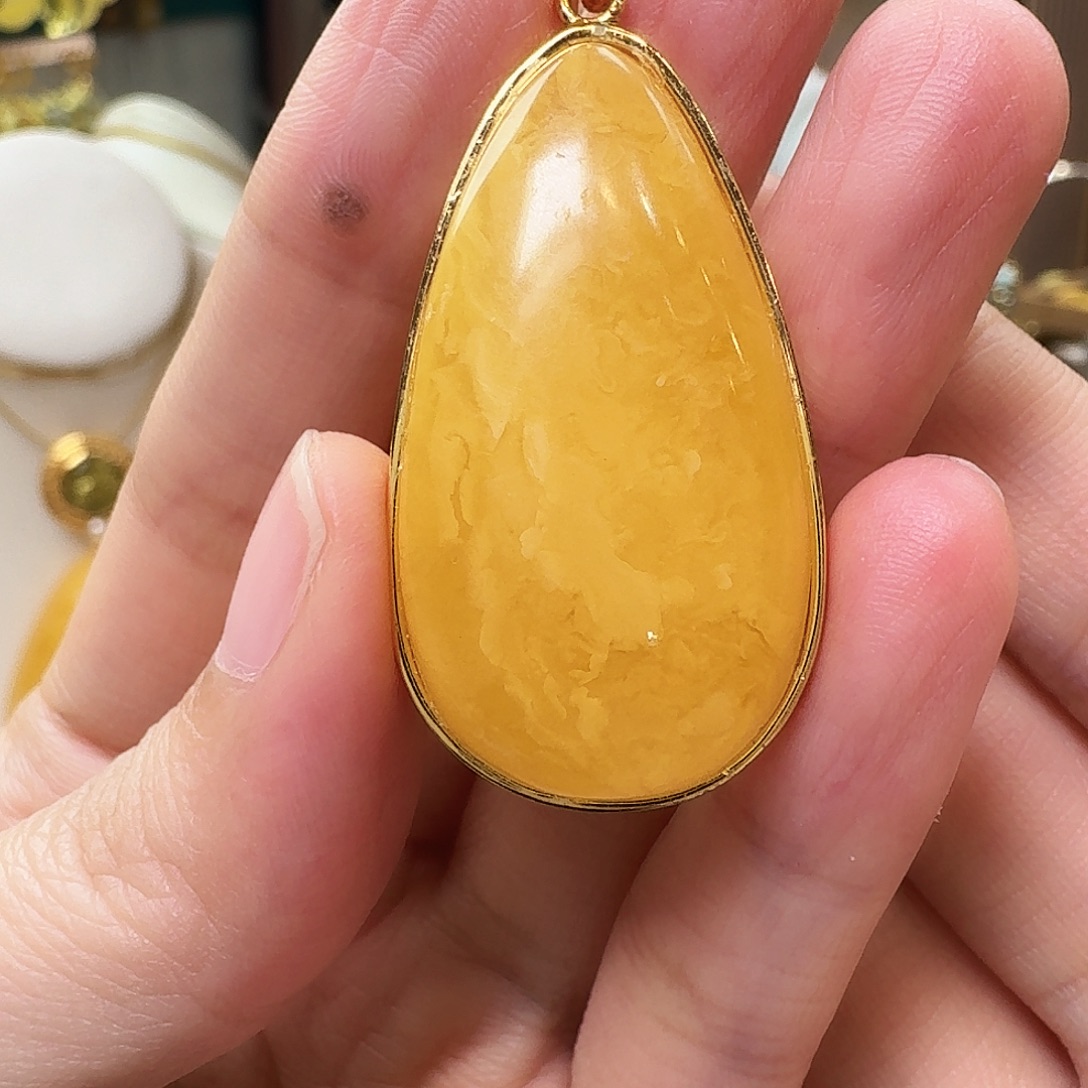 琥珀未镶嵌颈饰吊坠