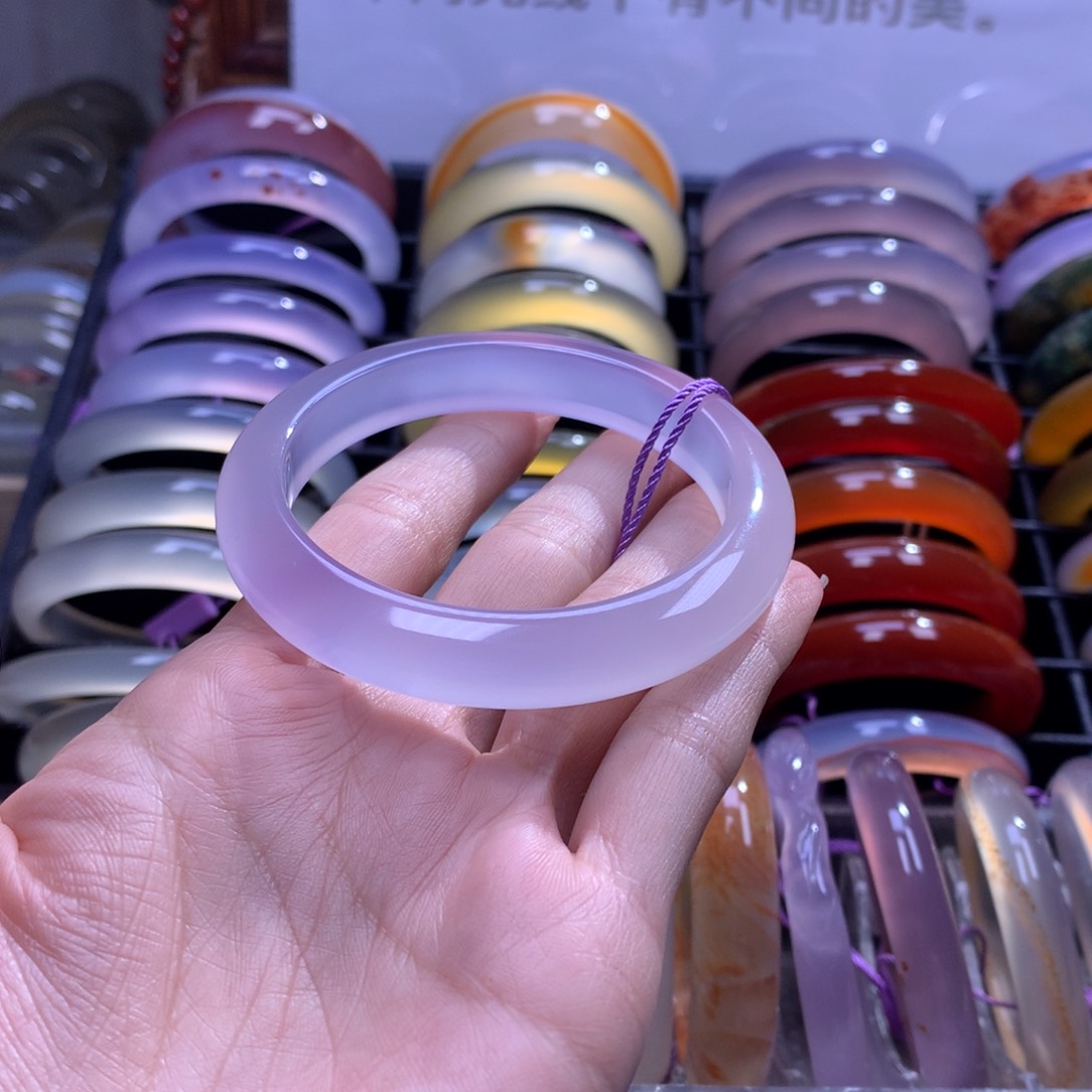 【闪购商品】玛瑙/玉髓手镯未镶嵌一***?