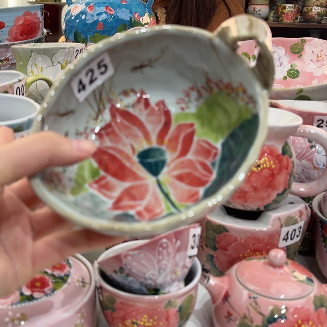 瓷片兔兔盖茨。兔兔好