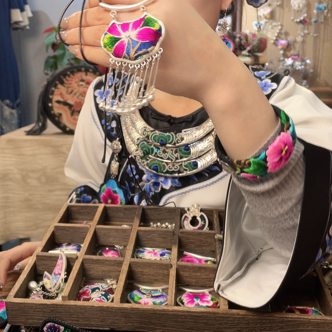 锆石纯铜合金吊坠