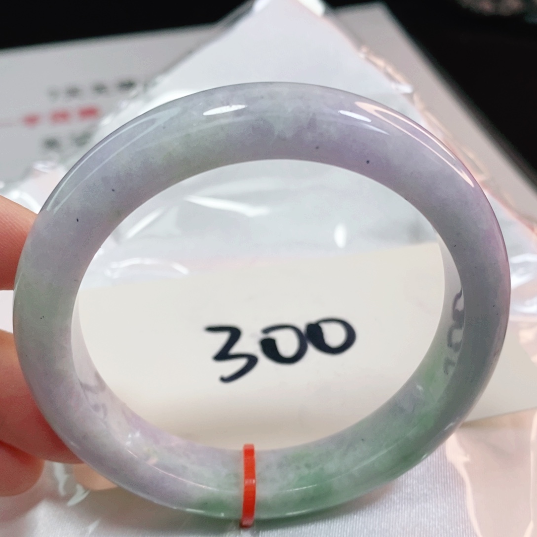 翡翠手镯未镶嵌56圈口