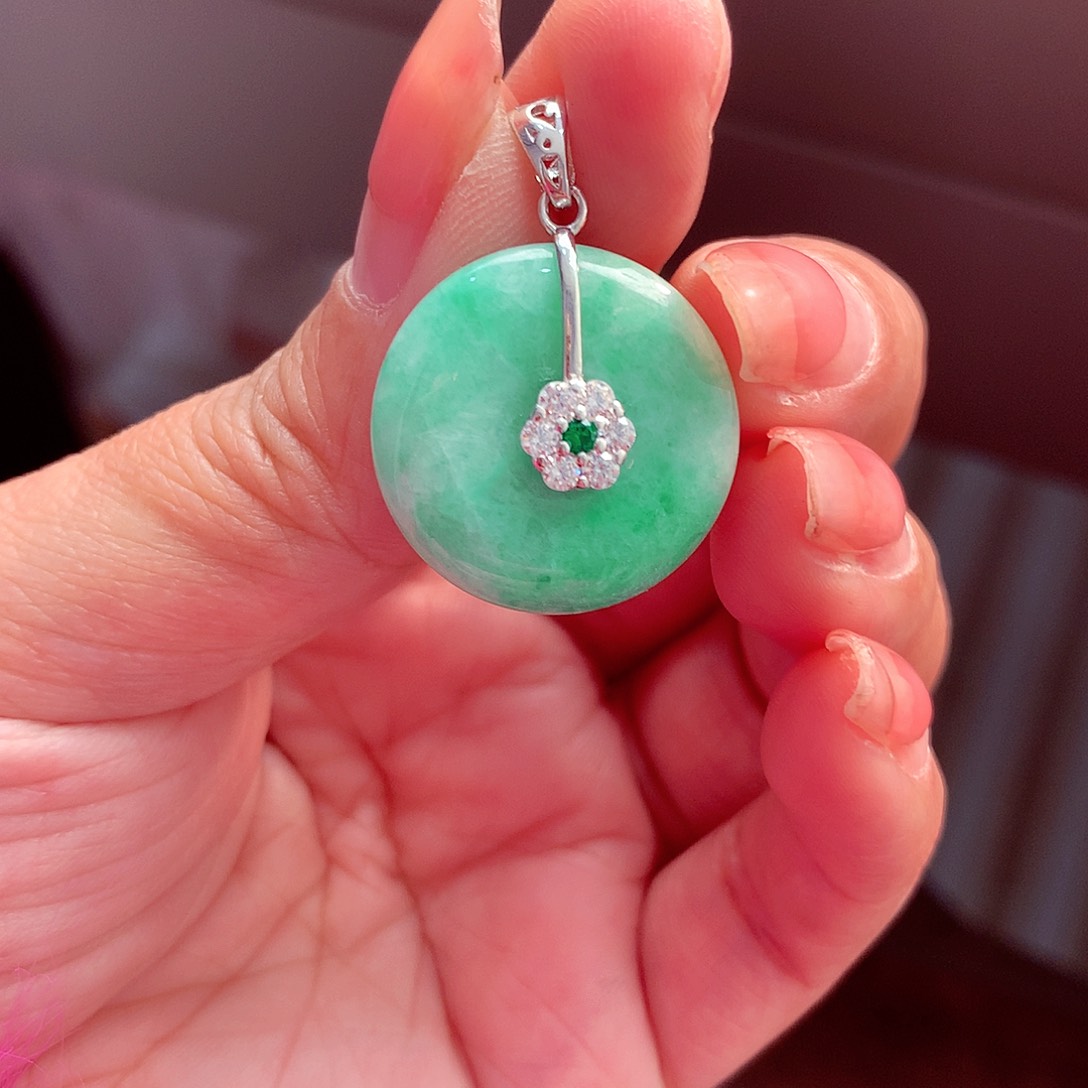 翡翠颈饰银S925镶嵌翡翠