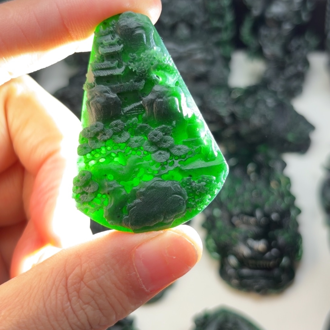 定制翡翠未镶嵌山水