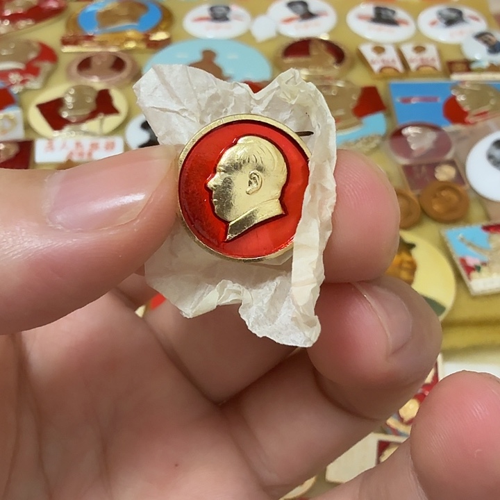 涿***鉊铝毛爷爷像章，万岁