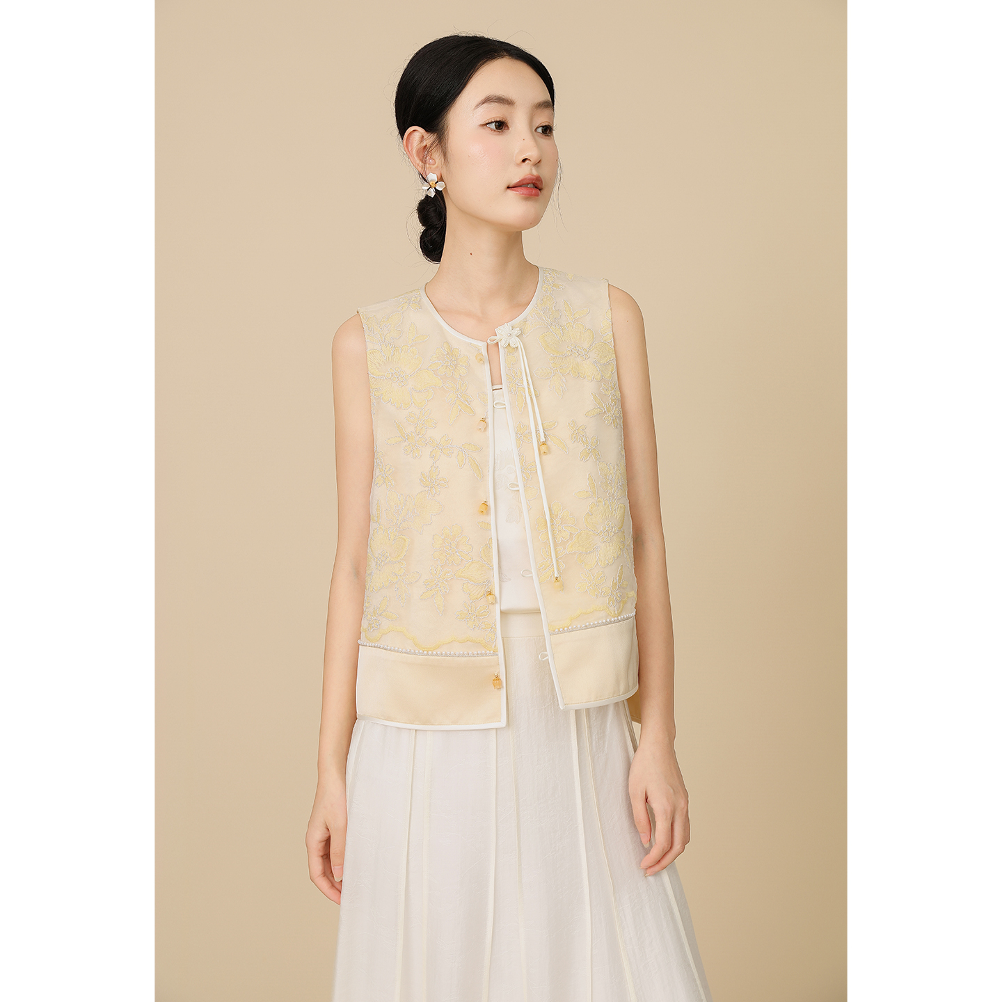 拾白新中式马甲原创国风女装精致提花改良盘扣对襟无袖上衣SU8171