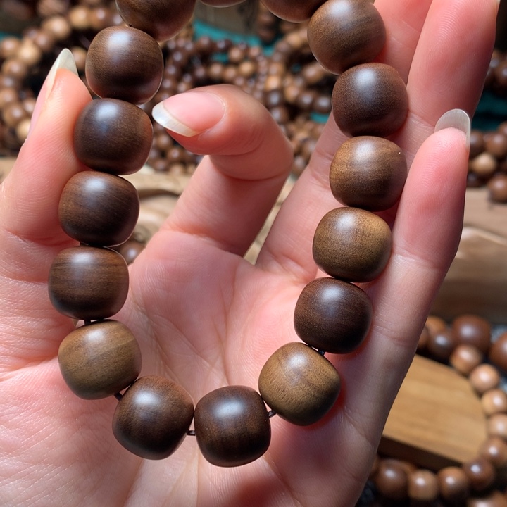 檀香木手串/手链y****深老山檀香1.3*1.4