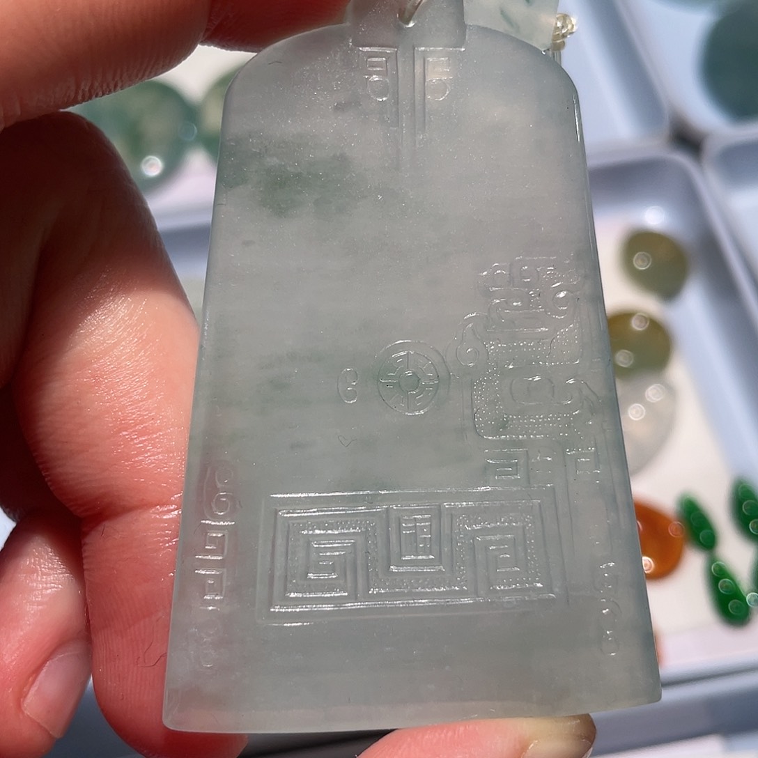 定制翡翠未镶嵌挂件