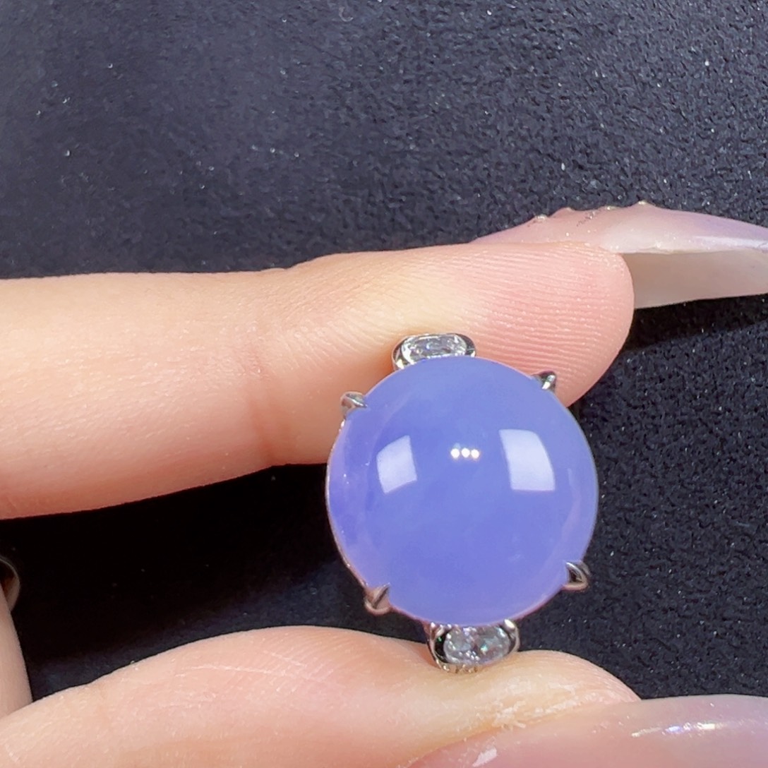 翡翠18K金镶嵌戒指蛋面