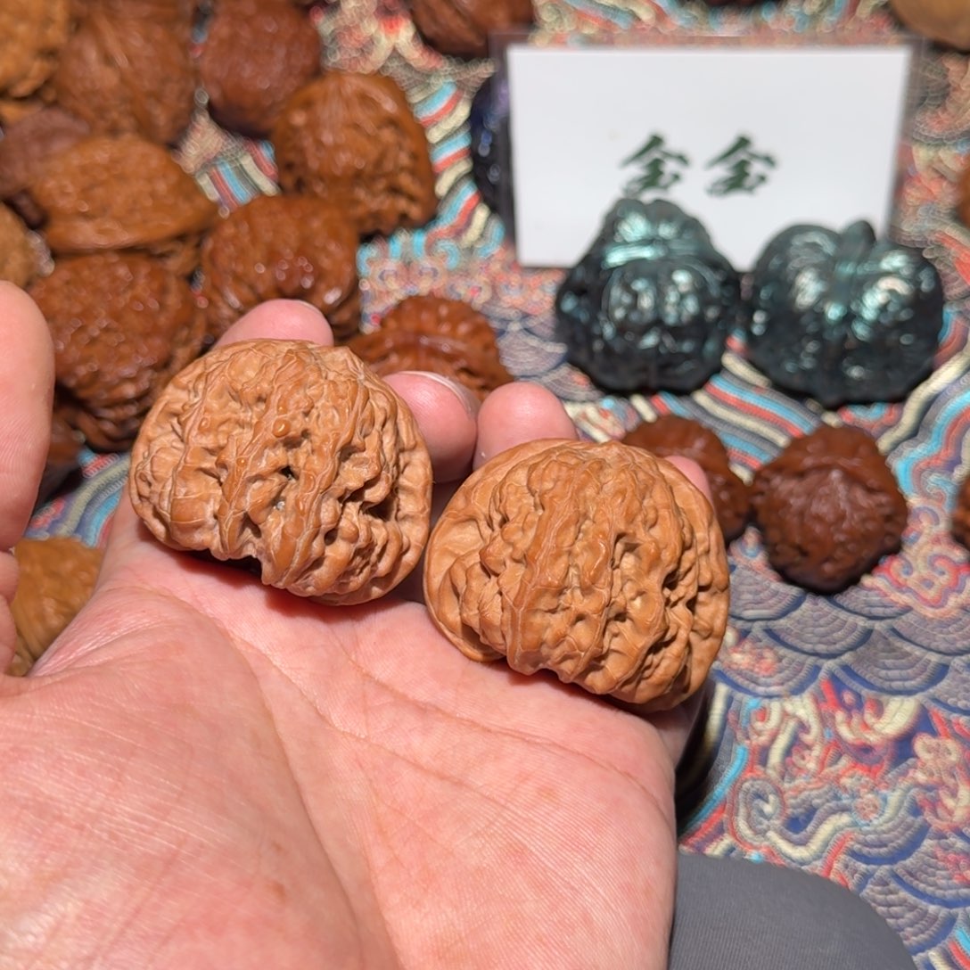 文玩核桃把件1780平谷凹底，尺寸43 42 35