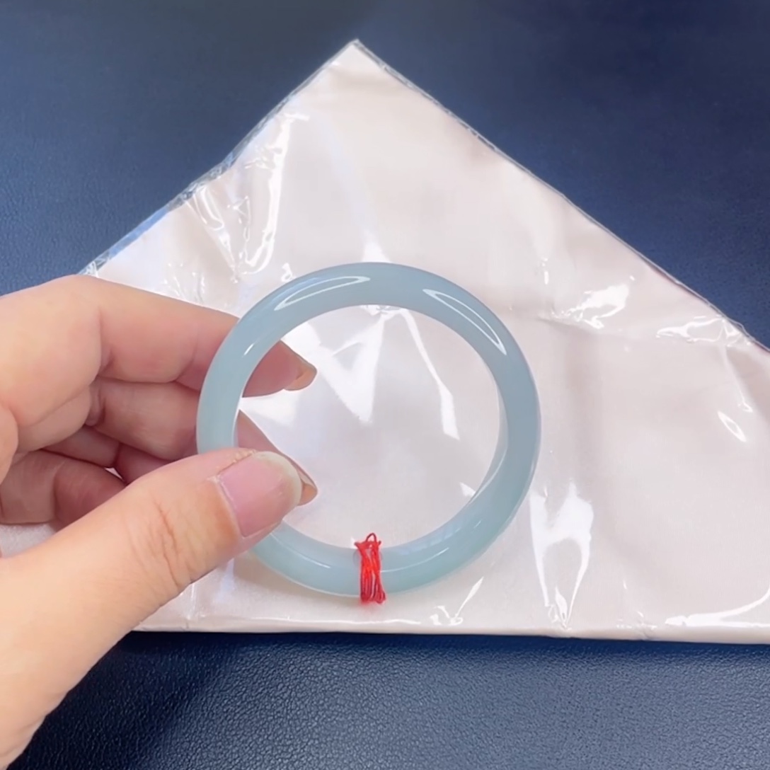 翡翠未镶嵌手镯冰胶晴蓝