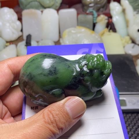 和田玉把件未镶嵌蜂*