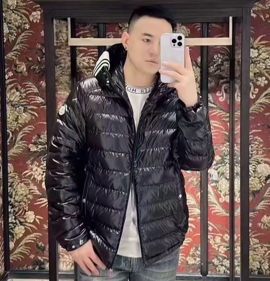 未使用 MONCLER 盟可睐/GG/CORNOUR男士黑色羽绒服 福利款