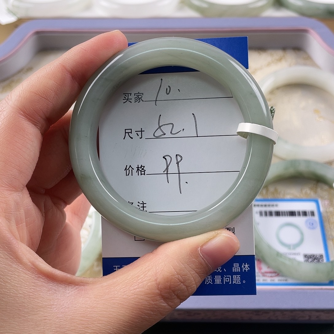 糯***米石英质玉未镶嵌手镯