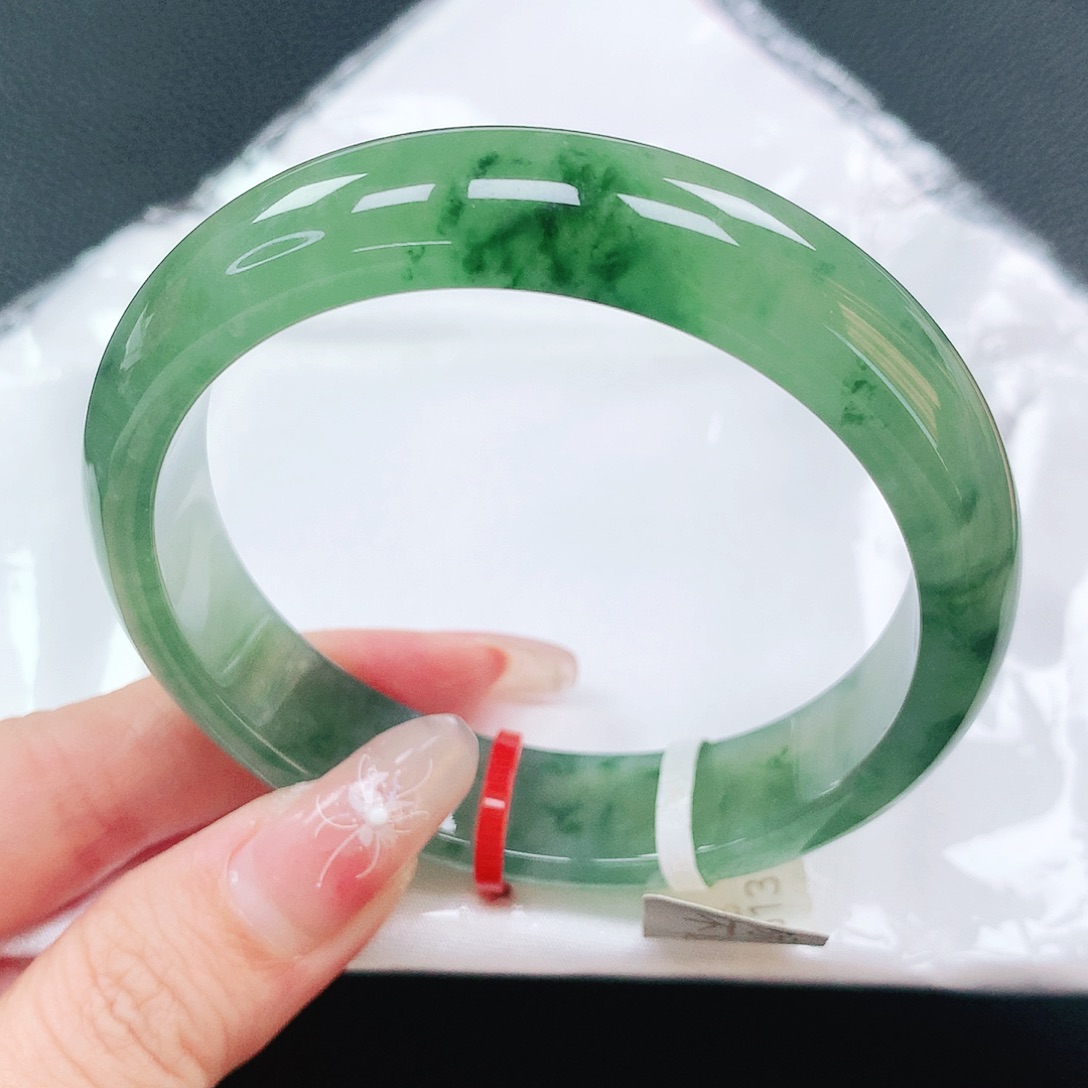 翡翠手镯未镶嵌58圈