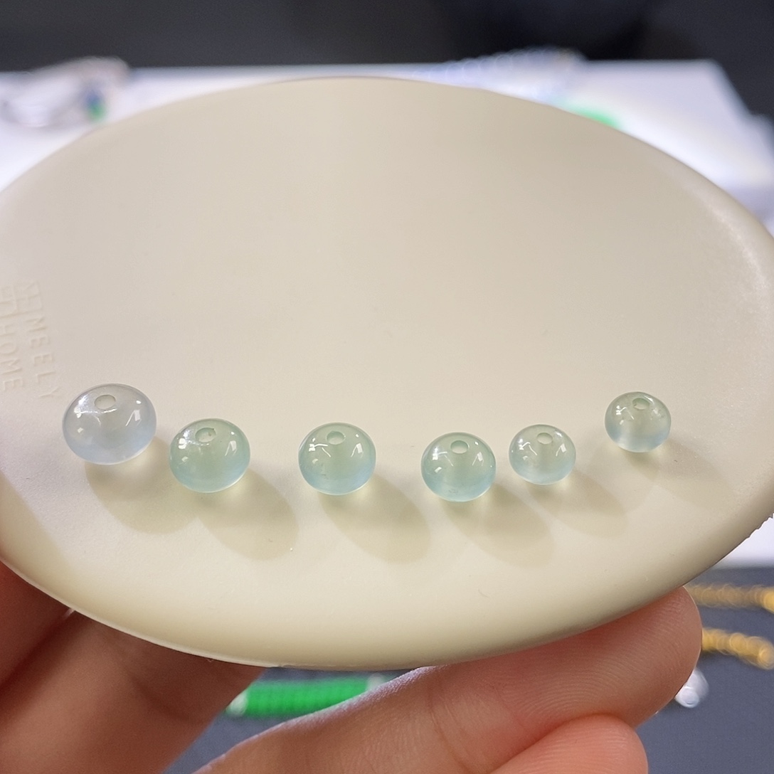 翡翠未镶嵌挂件一手鼓珠