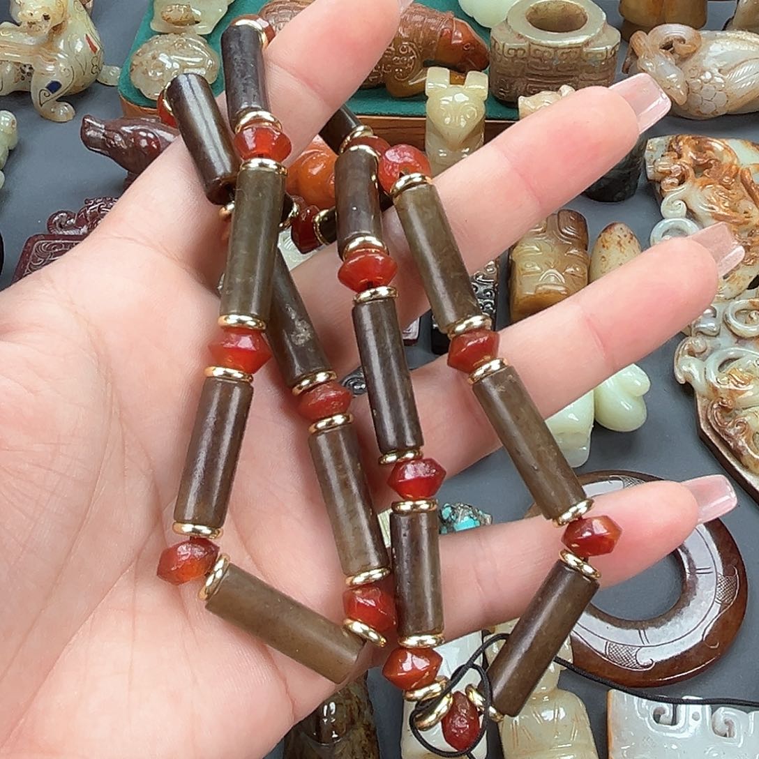 和田玉颈饰未镶嵌