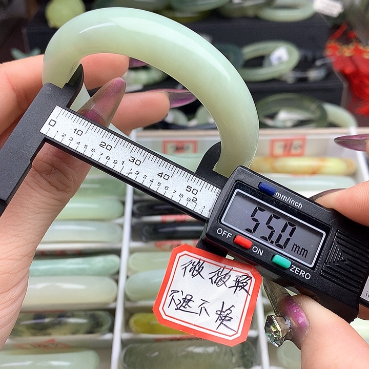 蛇纹石玉手镯未镶嵌692