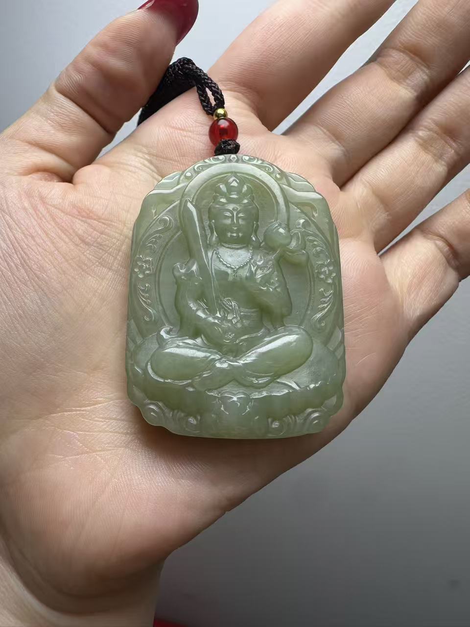 和田玉男女可带精美挂件