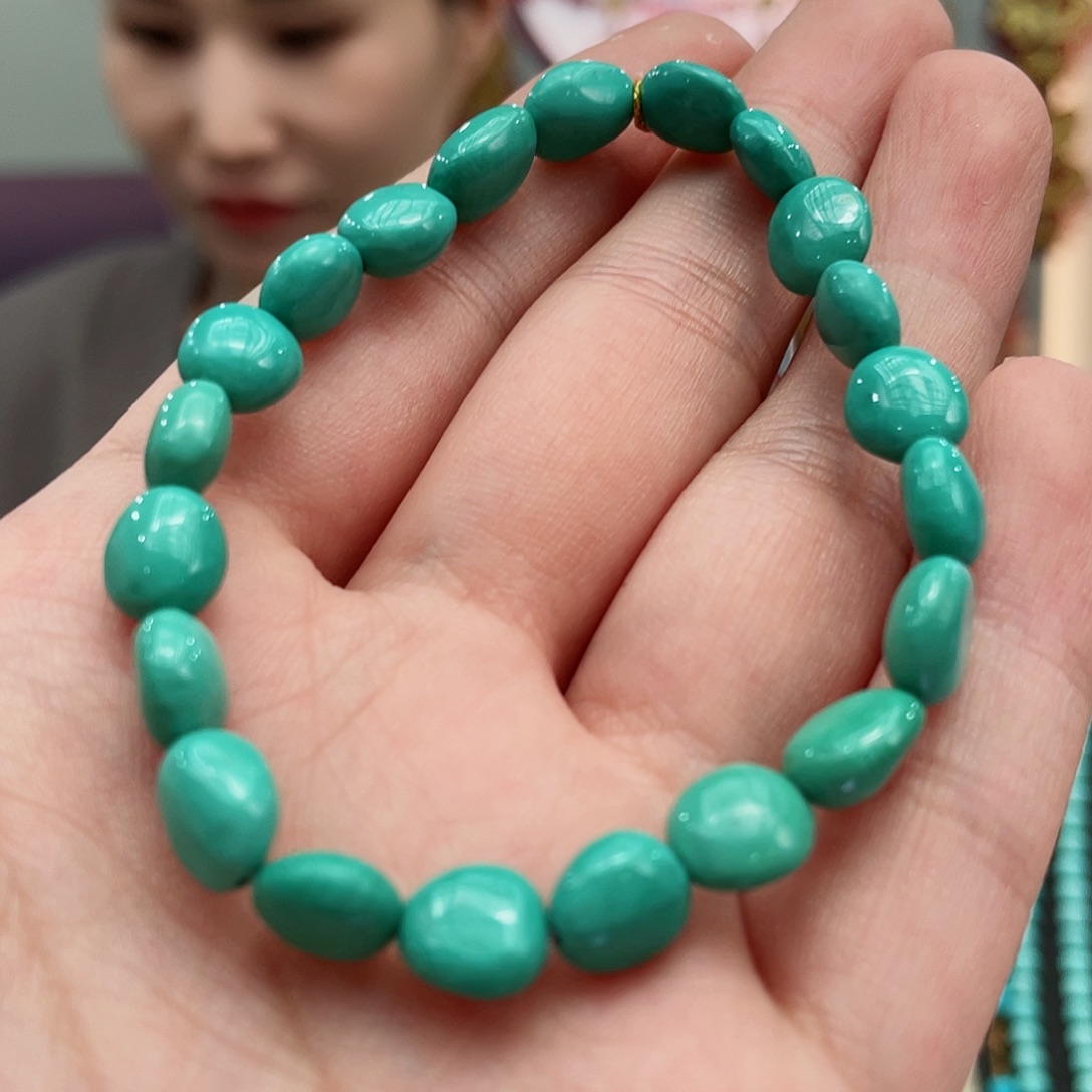 绿松石颈饰未镶嵌