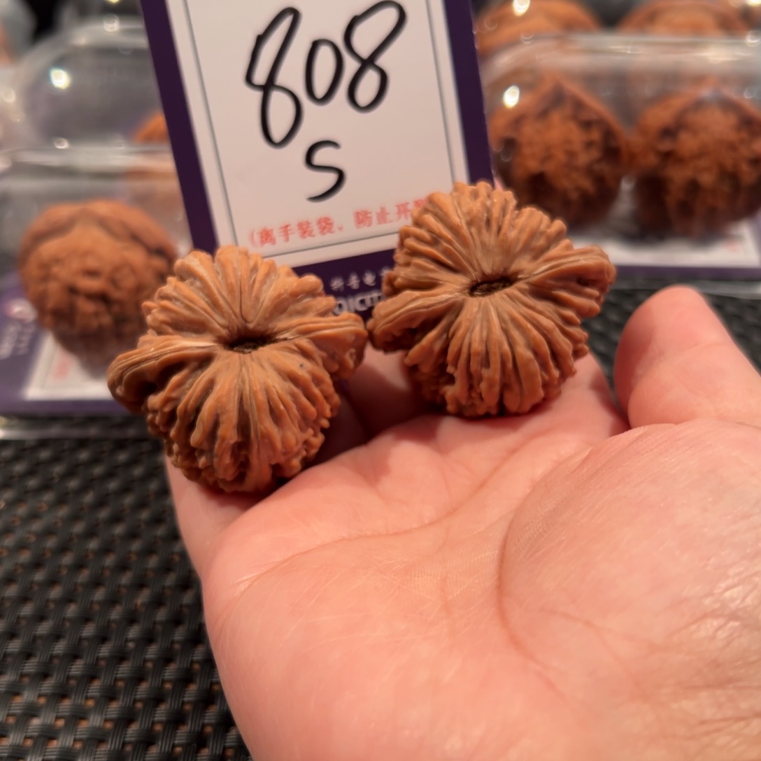 普***.文玩核桃把件802号汉高楼42