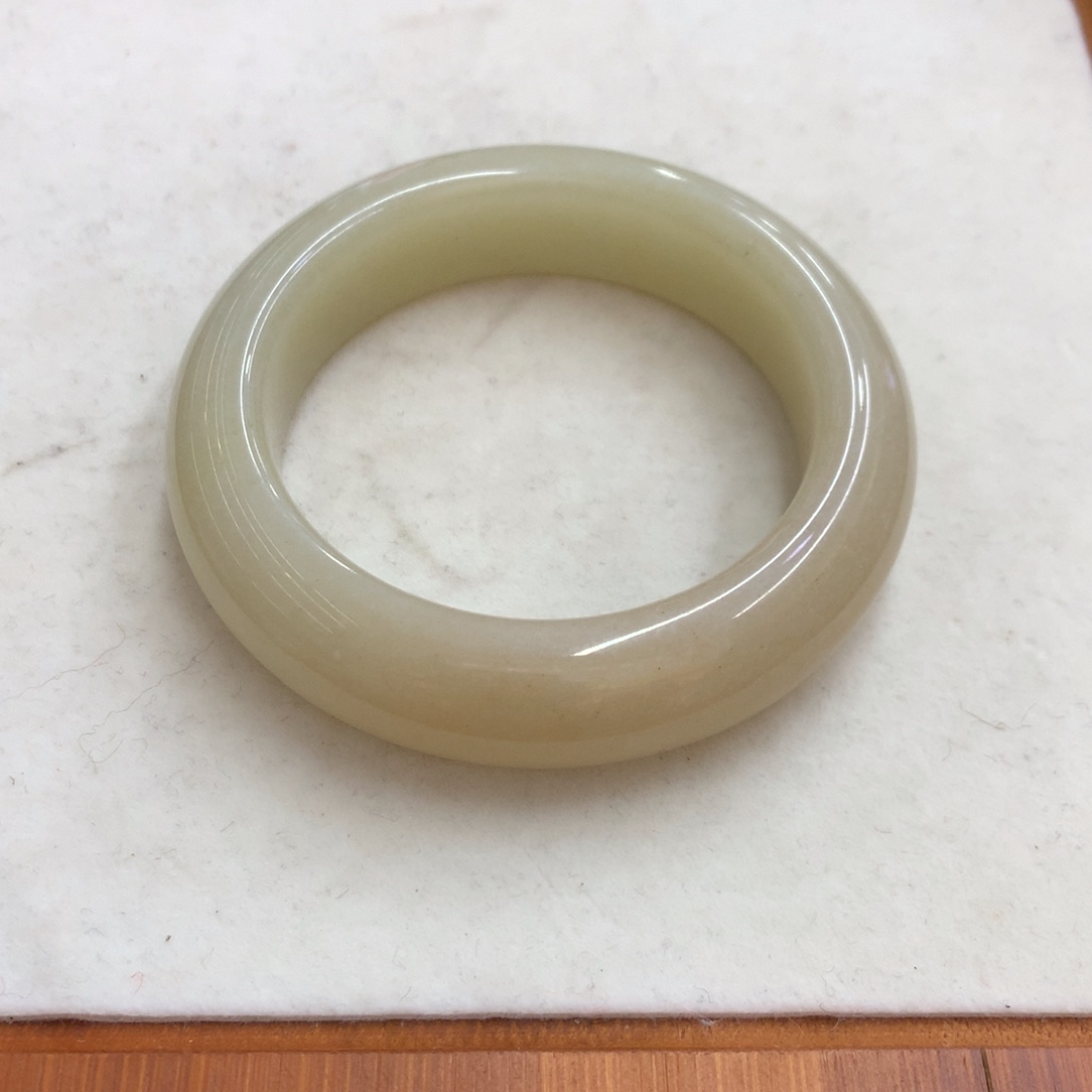 石英质玉未镶嵌手镯