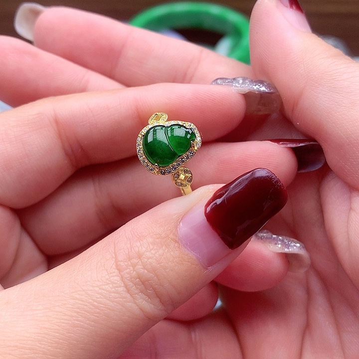 翡翠颈饰银S925镶嵌翡翠