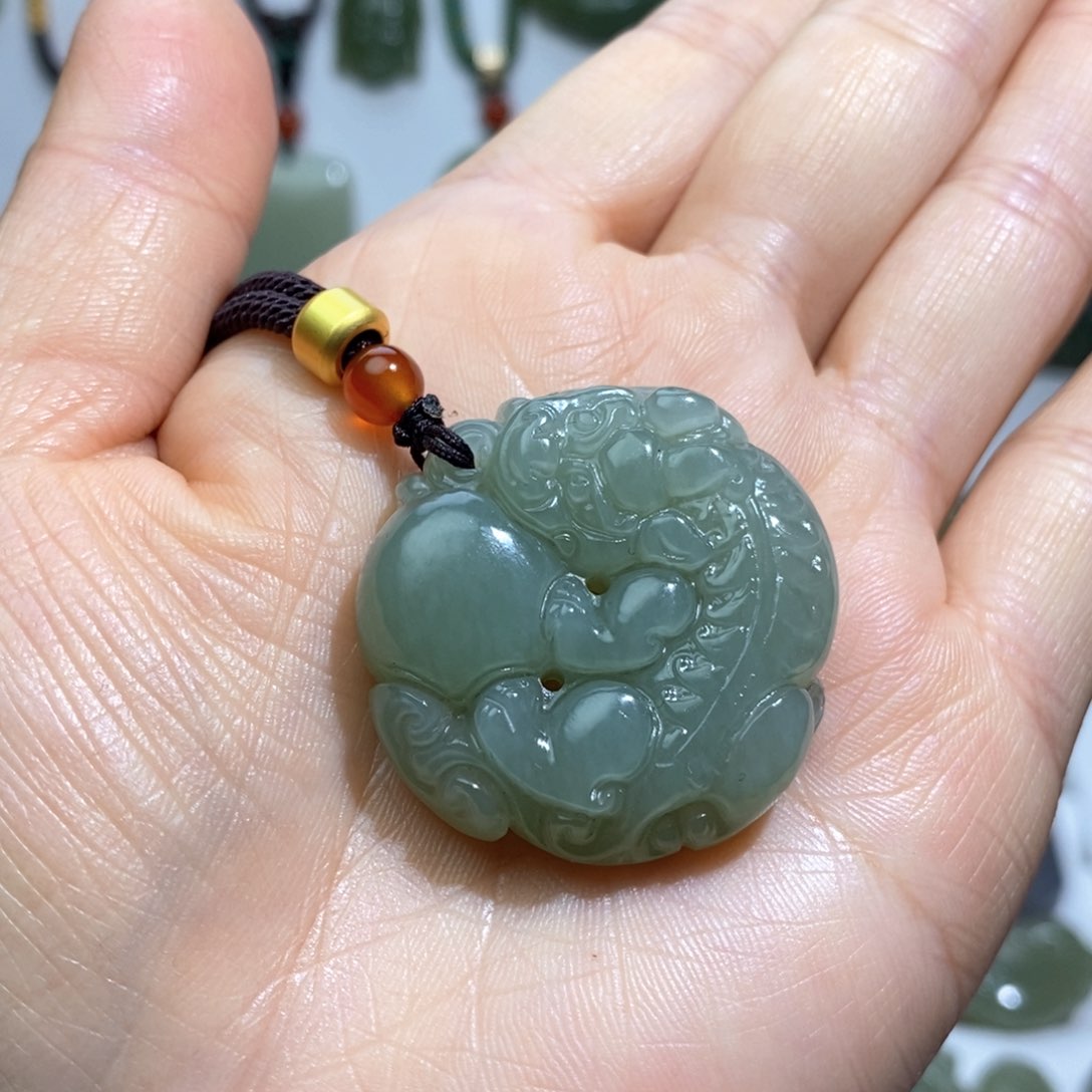 和田玉颈饰未镶嵌有求必应