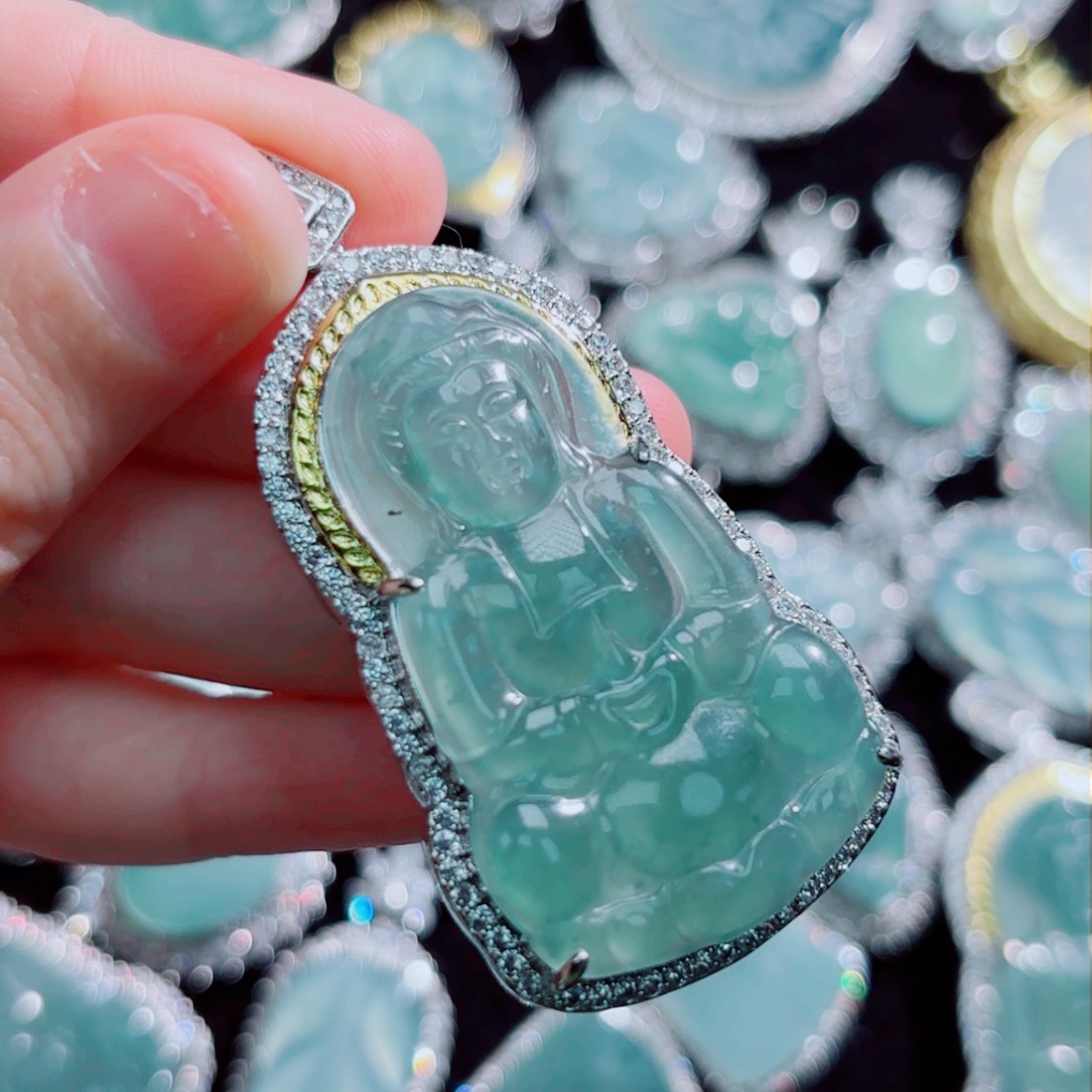 翡翠颈饰未镶嵌观音