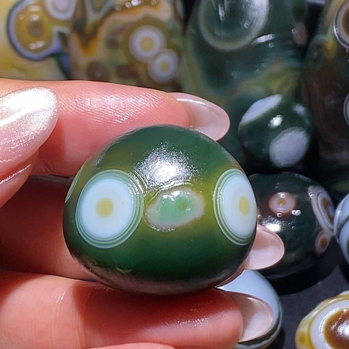 辉***玛瑙/玉髓未镶嵌珠宝奇石