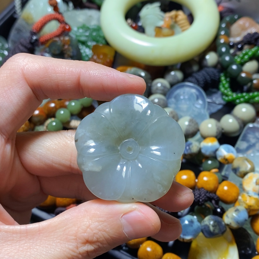 蛇纹石玉未镶嵌颈饰