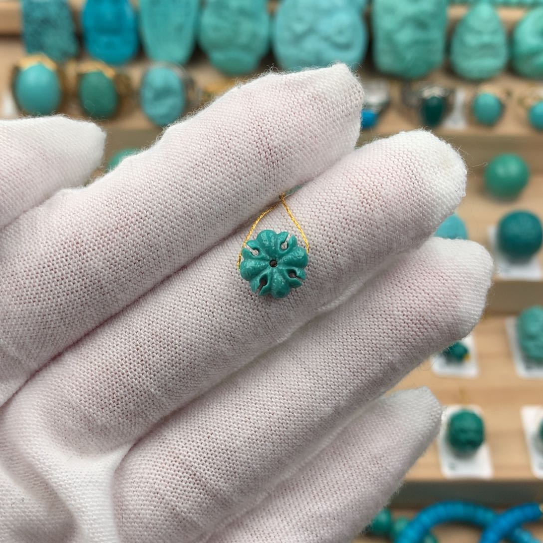 绿松石配饰未镶嵌