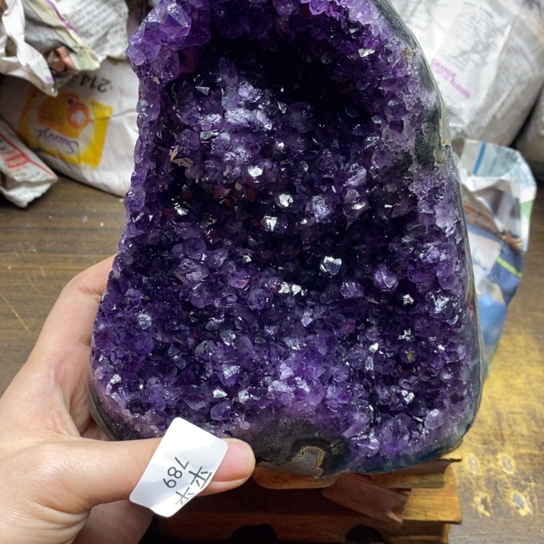 紫晶乌拉圭未镶嵌