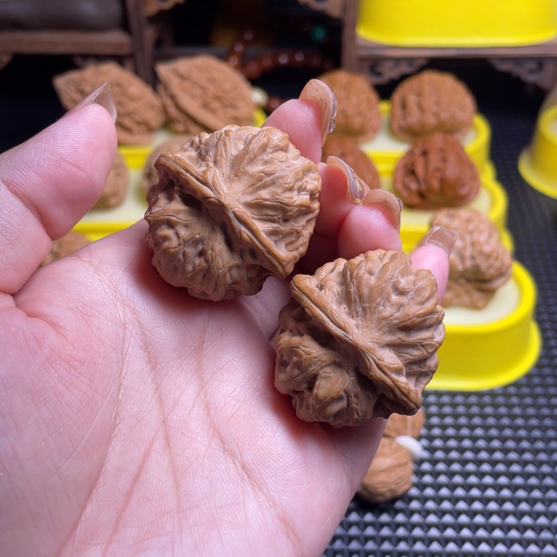 文玩核桃把件全品门头沟元宝