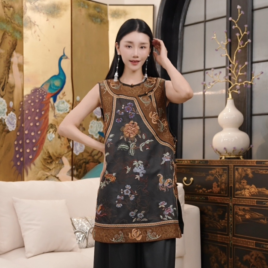 Betty Bairn【南枝朝北 · 香云纱】交织提花桑蚕丝马甲25B-BW9631