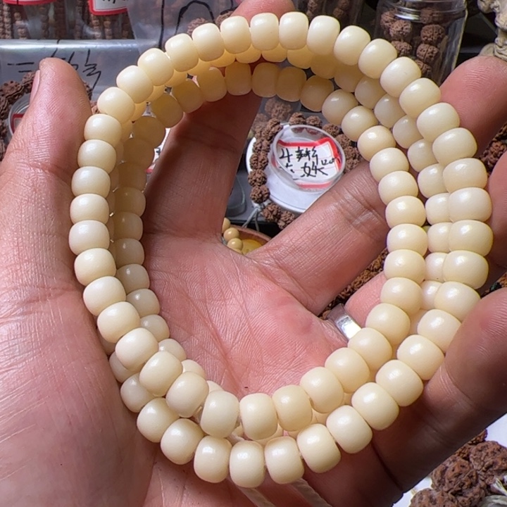 白玉菩提吊坠9的原生态菩提根