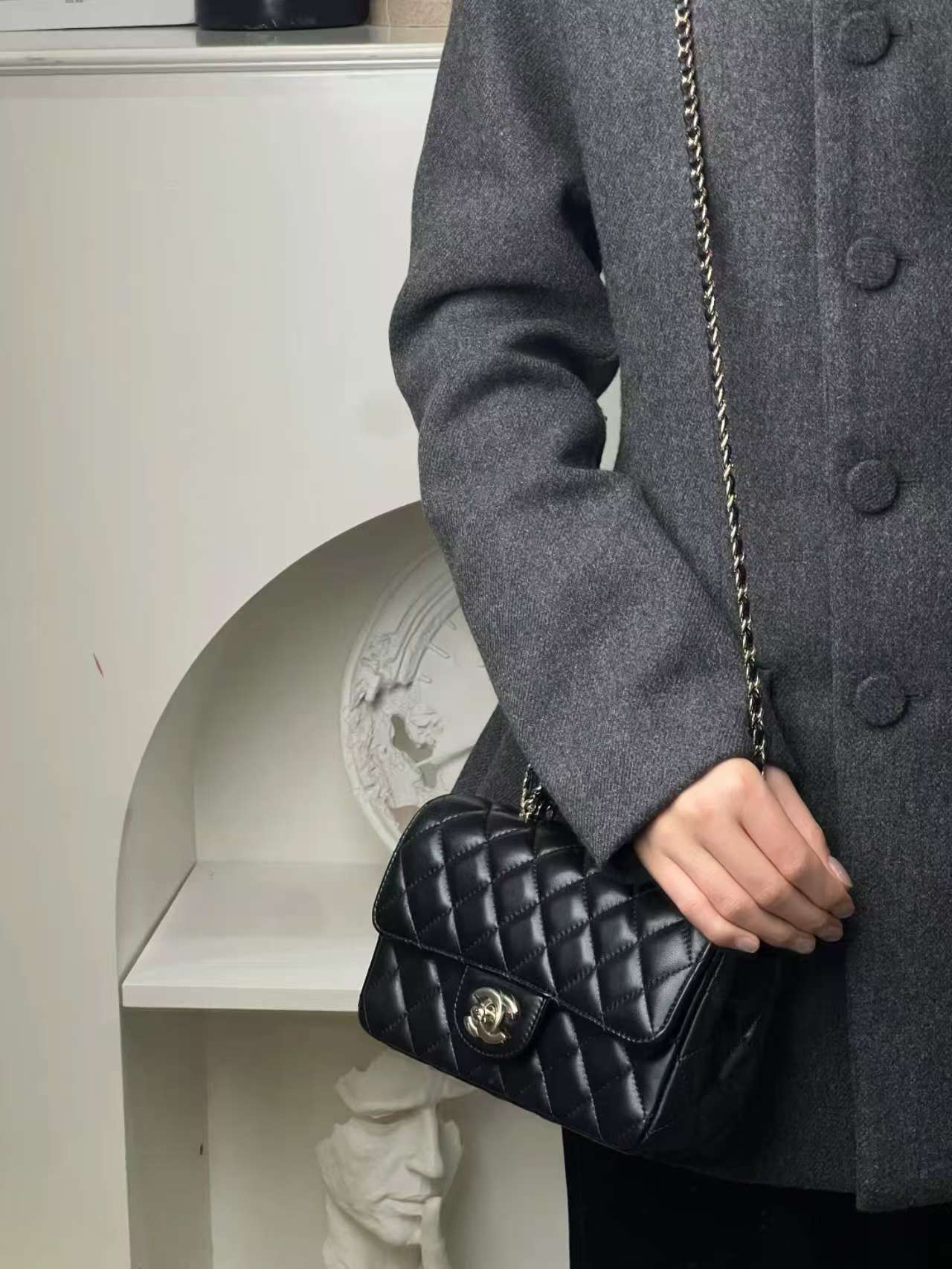 99新 Chanel/香奈儿 23a水钻手柄大mini黑金/优品