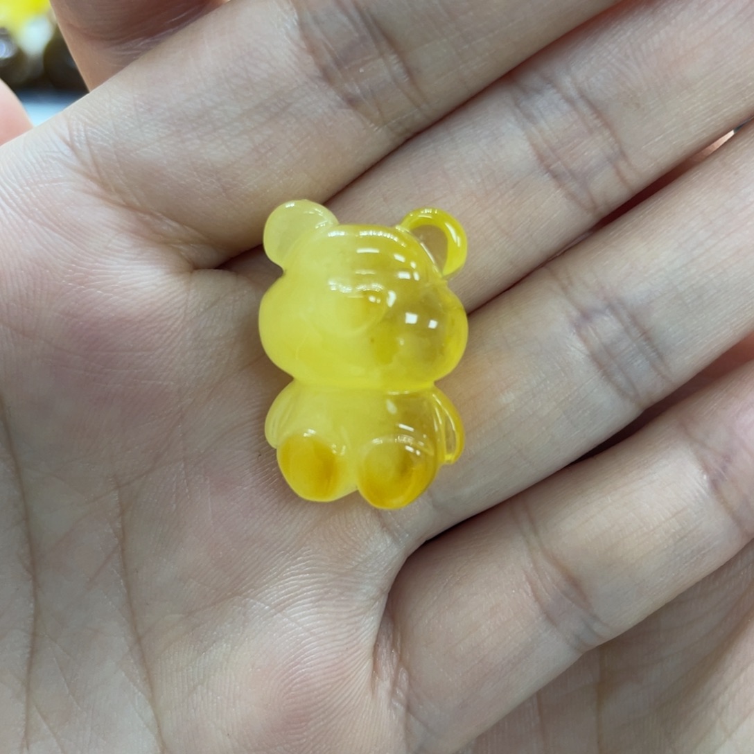 未镶嵌琥珀裸石2.9克小熊