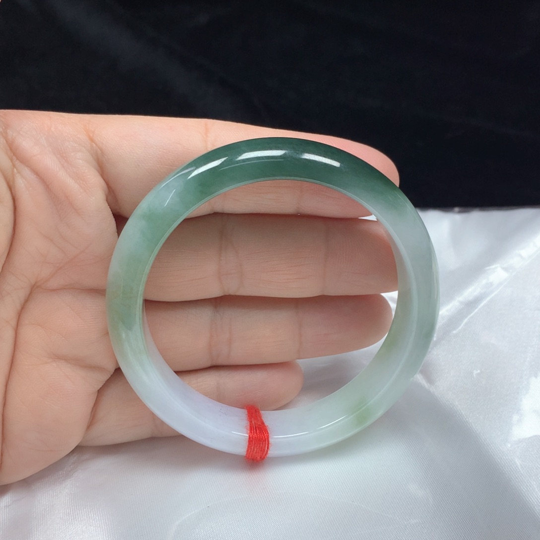 翡翠未镶嵌手镯正圈56