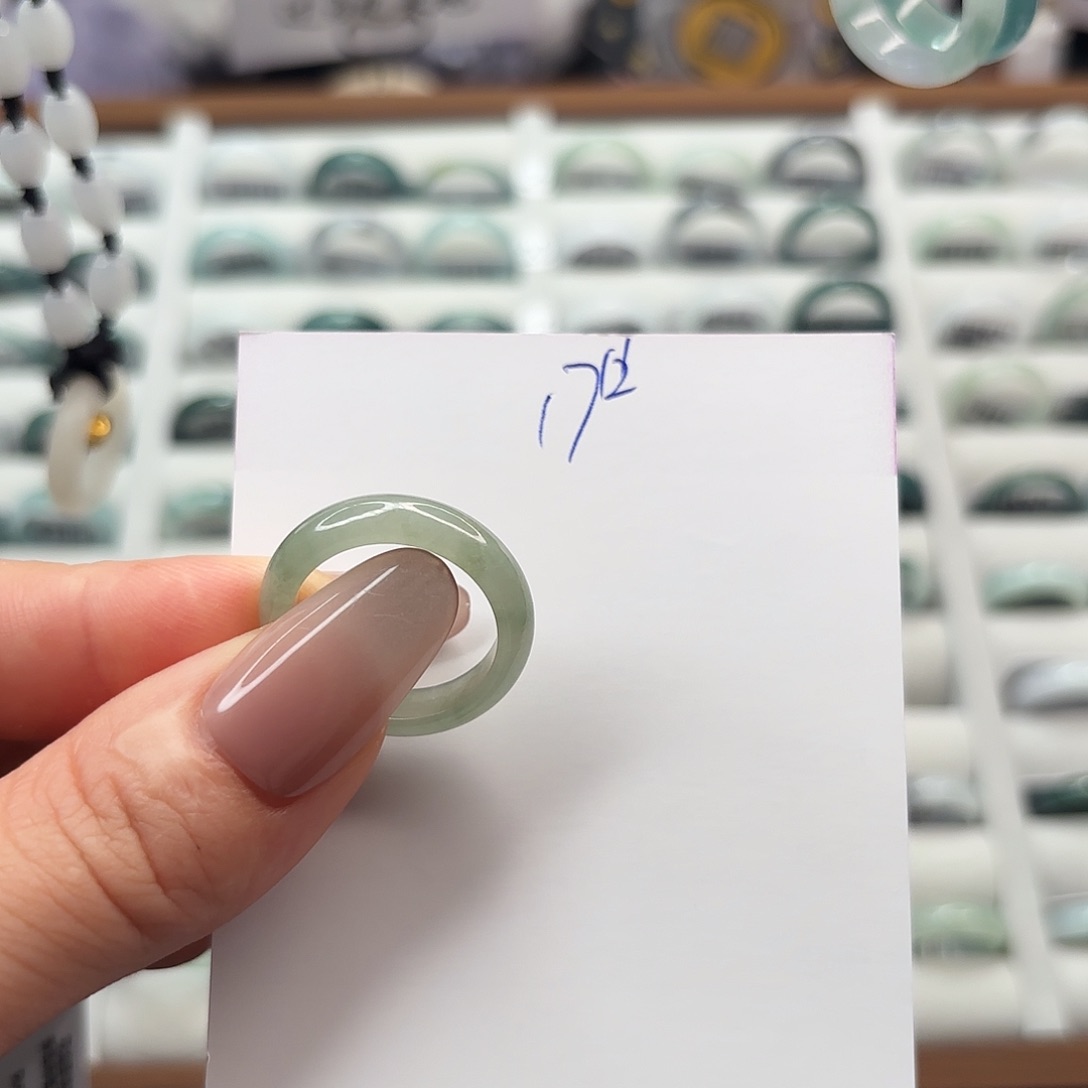 翡翠戒指未镶嵌翡翠