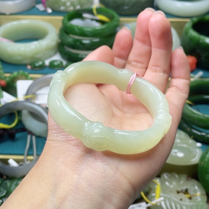 和田玉手镯54圈口 编号86未镶嵌