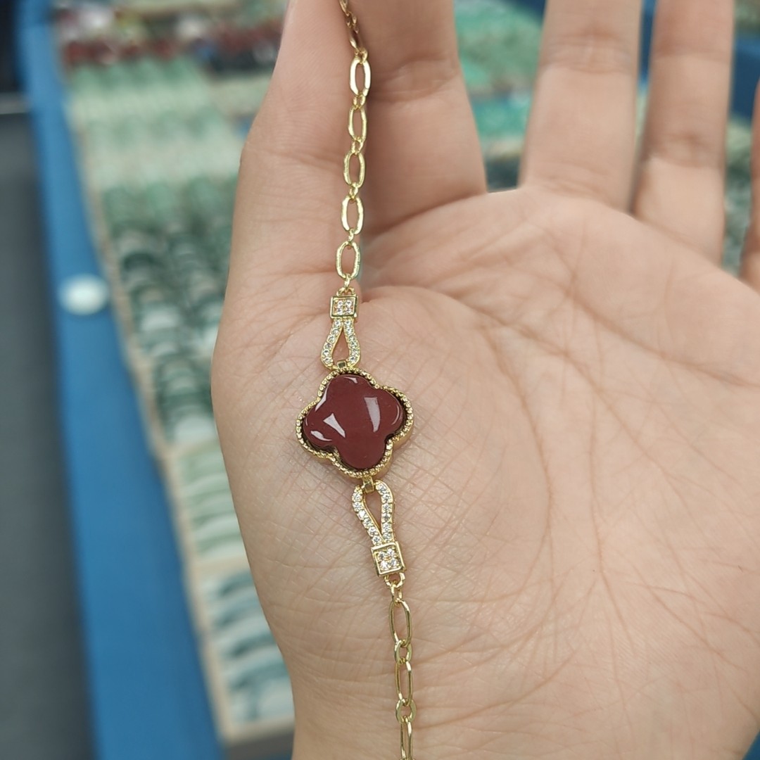 含辰砂工艺品老板娘晶晶--精品辰砂四叶草手链