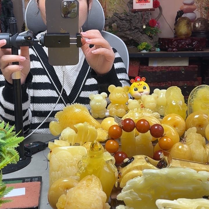 蜜蜡珠宝奇石未镶嵌