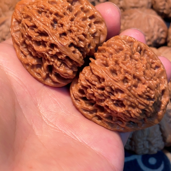 文玩核桃把件铁*43南疆石