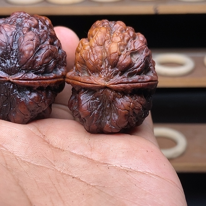 核桃十八        包