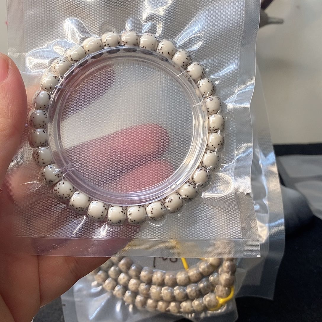 T****星月菩提吊坠石玉河豚8*7单