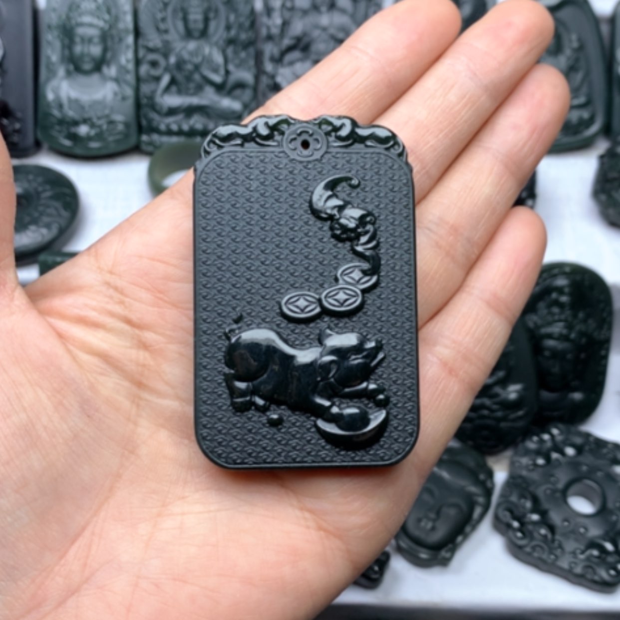 【闪购商品】和田玉颈饰未镶嵌双面雕刻