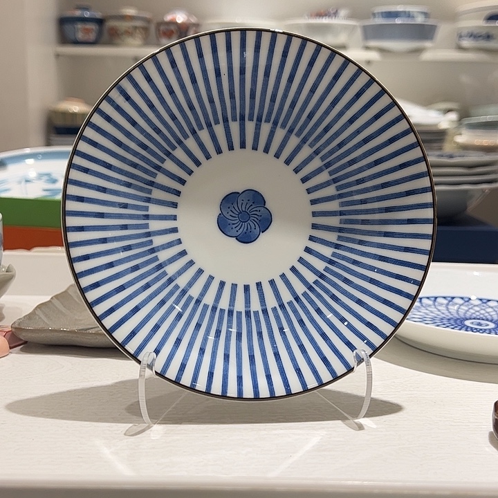 E***a瓷青花手绘花花盘子一个超有调性