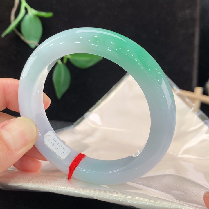 翡翠手镯未镶嵌111/0109